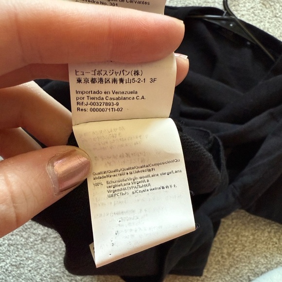 MENS HUGO BOSS  REGULAR-FIT V-NECK | SIZE M | 100% VIRGIN WOOL - Picture 9 of 9